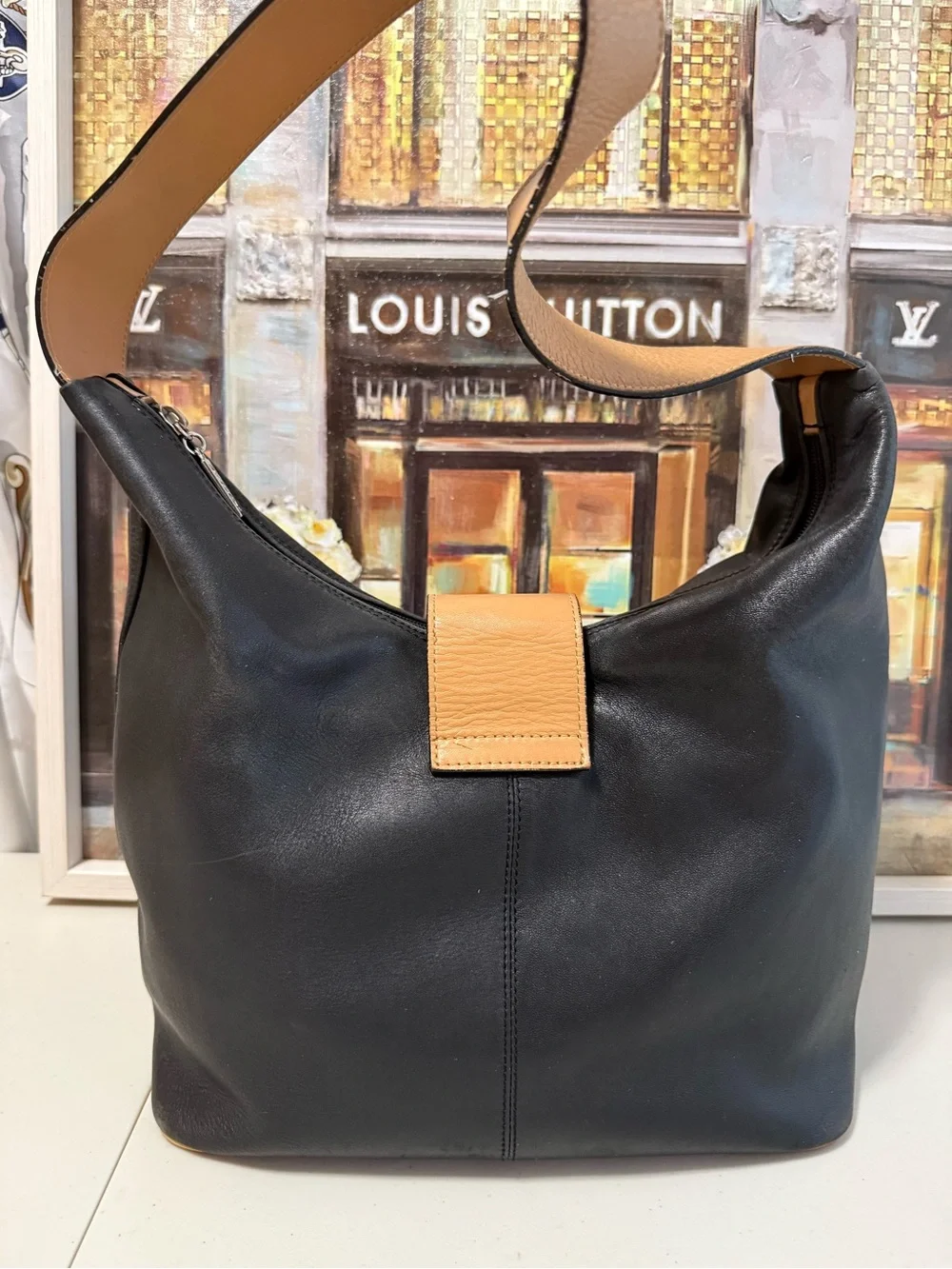 Maxx New York sleek black